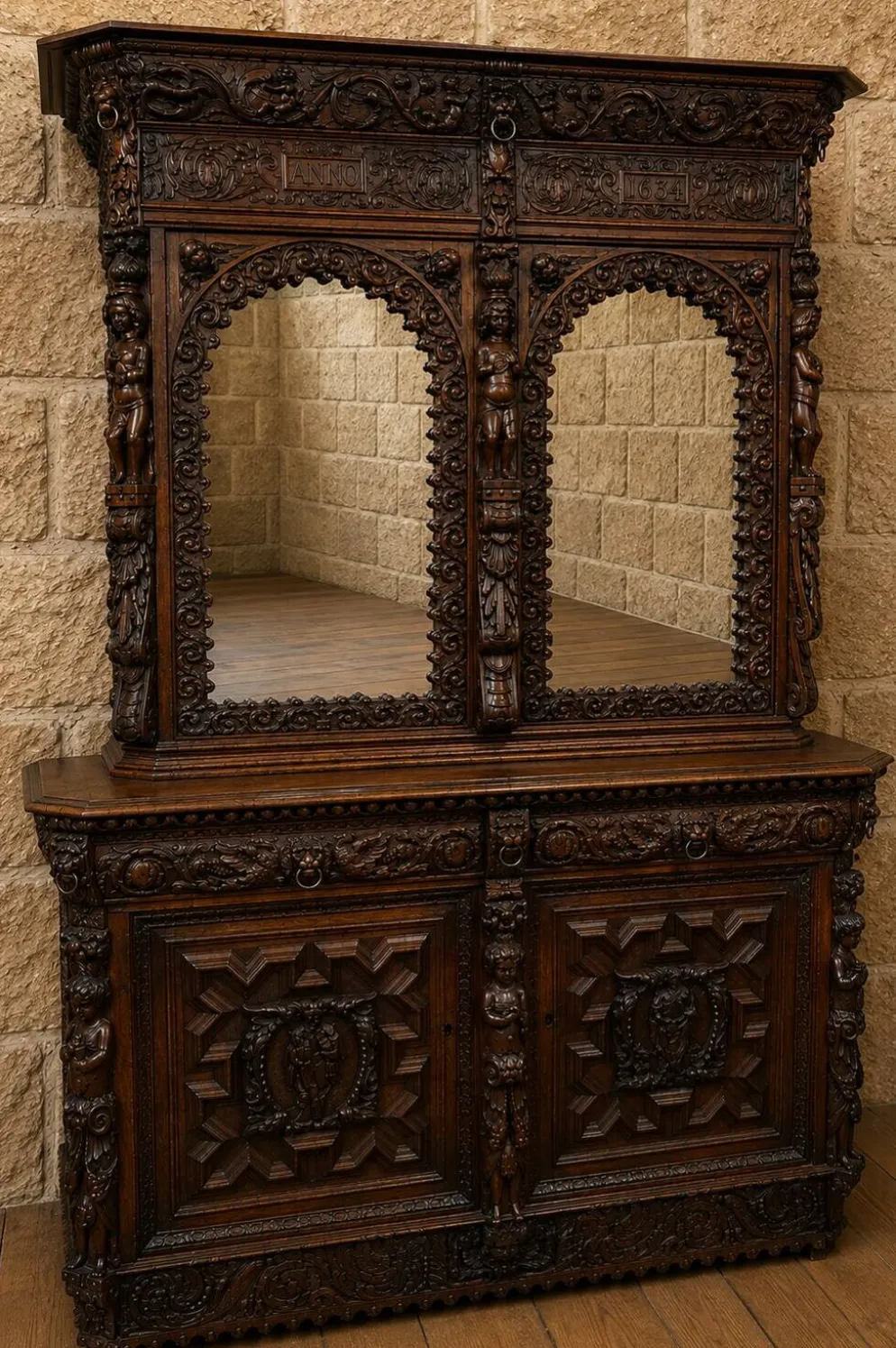 Grand buffet deux-corps style renaissance richement sculpté – « anno 1634 »