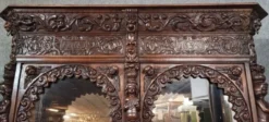Grand buffet deux-corps style renaissance richement sculpté – « anno 1634 »