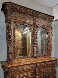 Grand buffet deux-corps style renaissance richement sculpté – « anno 1634 »