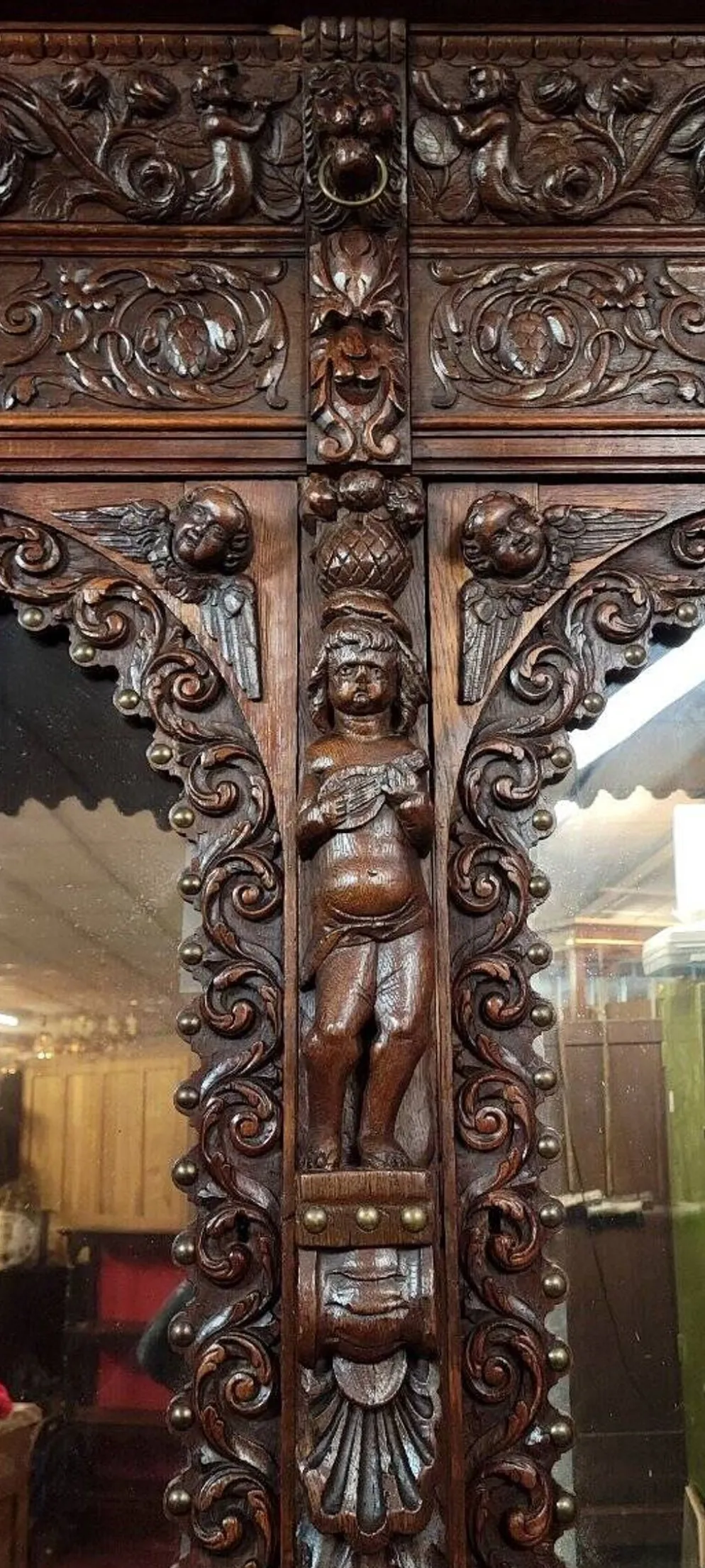 Grand buffet deux-corps style renaissance richement sculpté – « anno 1634 »