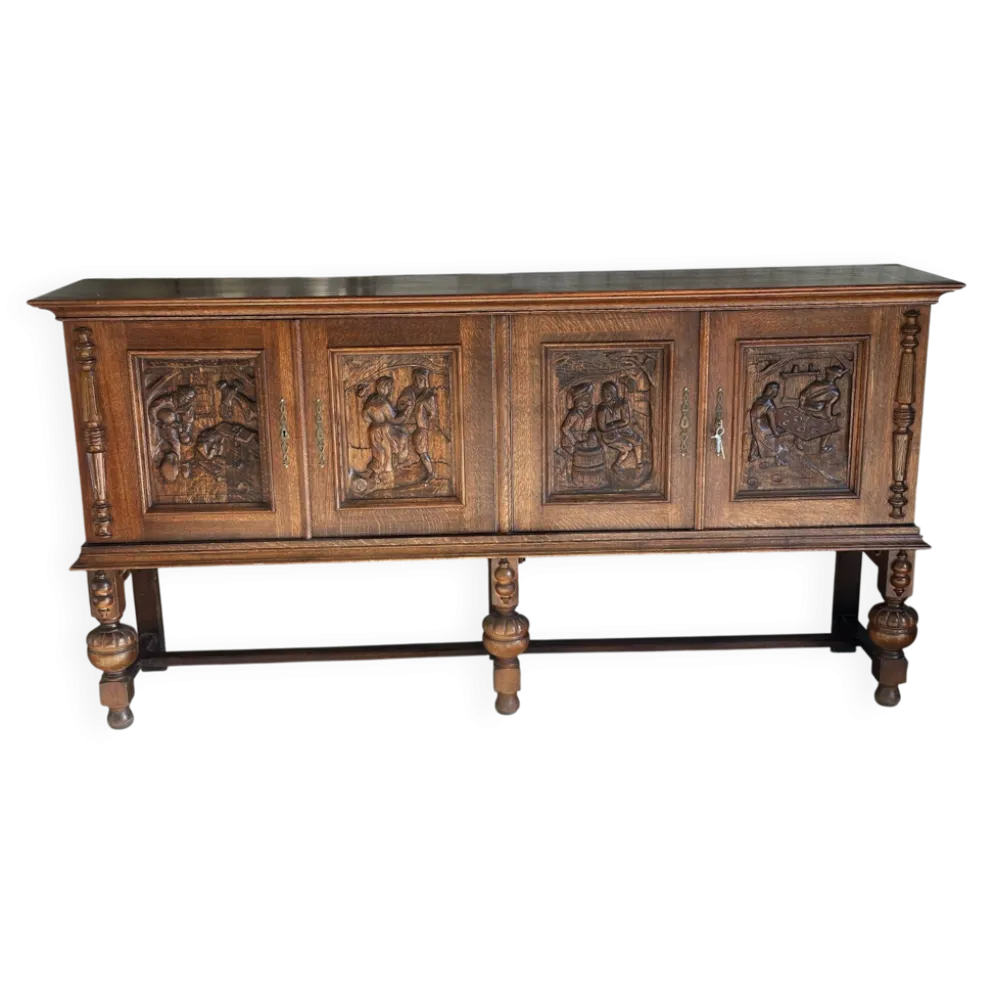 Grand buffet en chêne sculpté de style néo-Renaissance, milieu du XXe