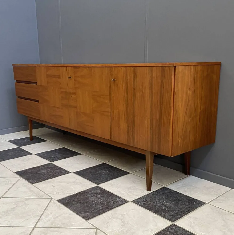 Grand buffet en palissandre des années 1960