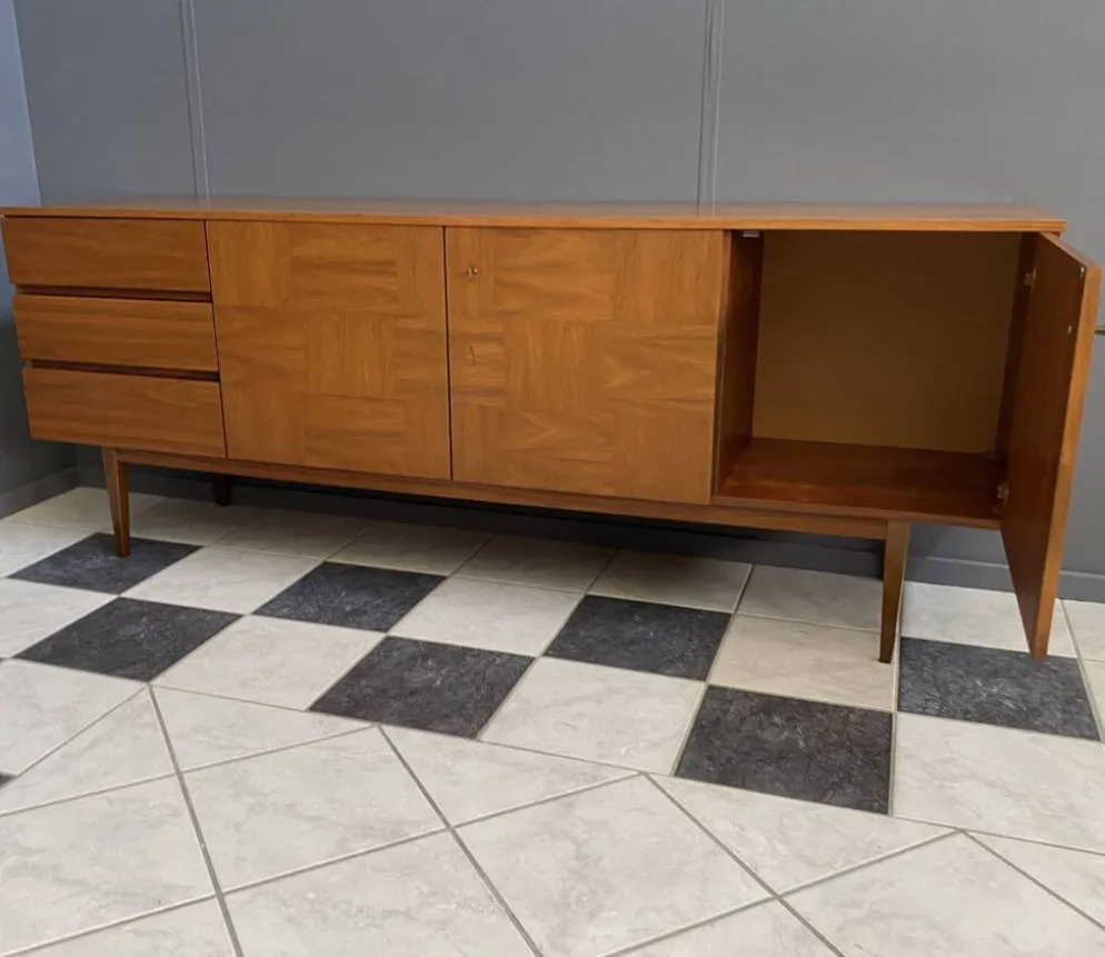 Grand buffet en palissandre des années 1960