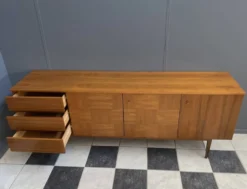 Grand buffet en palissandre des années 1960