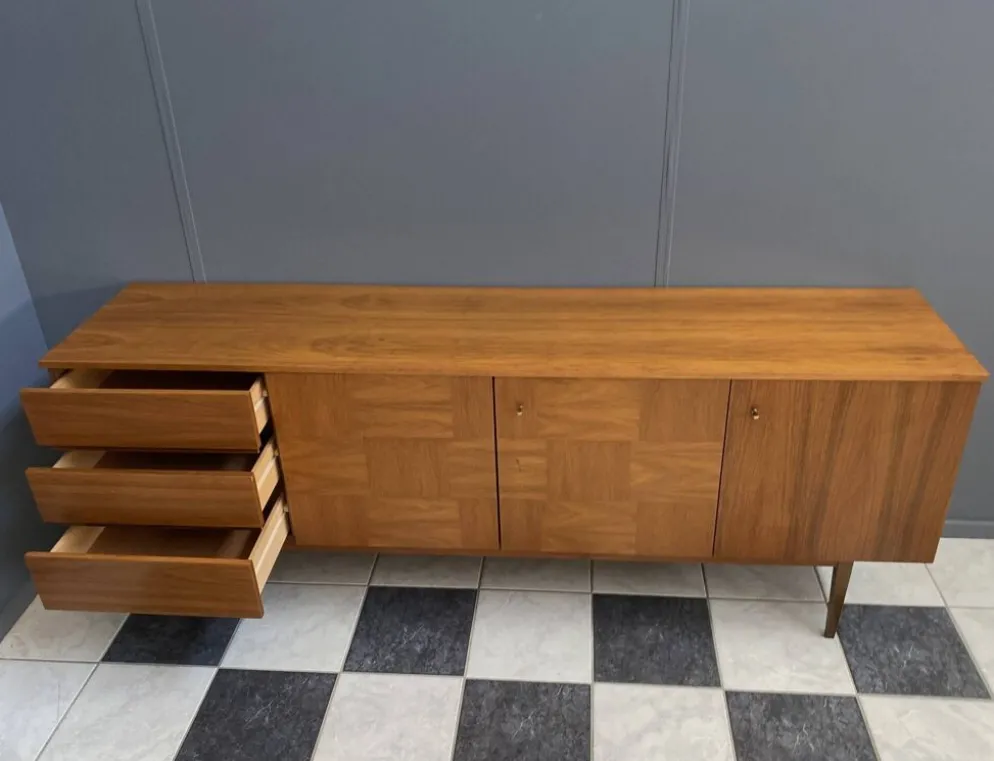 Grand buffet en palissandre des années 1960