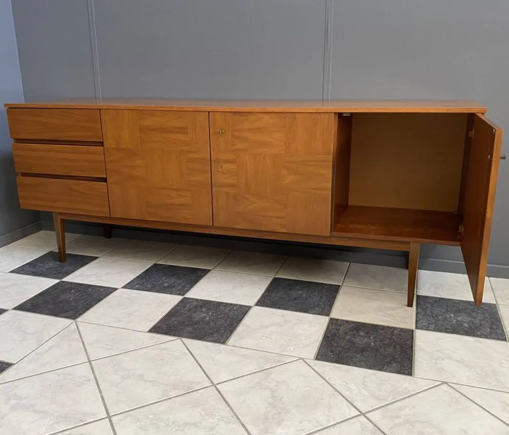 Grand buffet en palissandre des années 1960