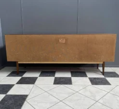 Grand buffet en palissandre des années 1960