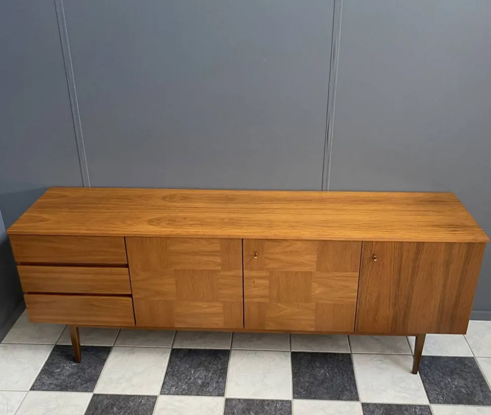Grand buffet en palissandre des années 1960