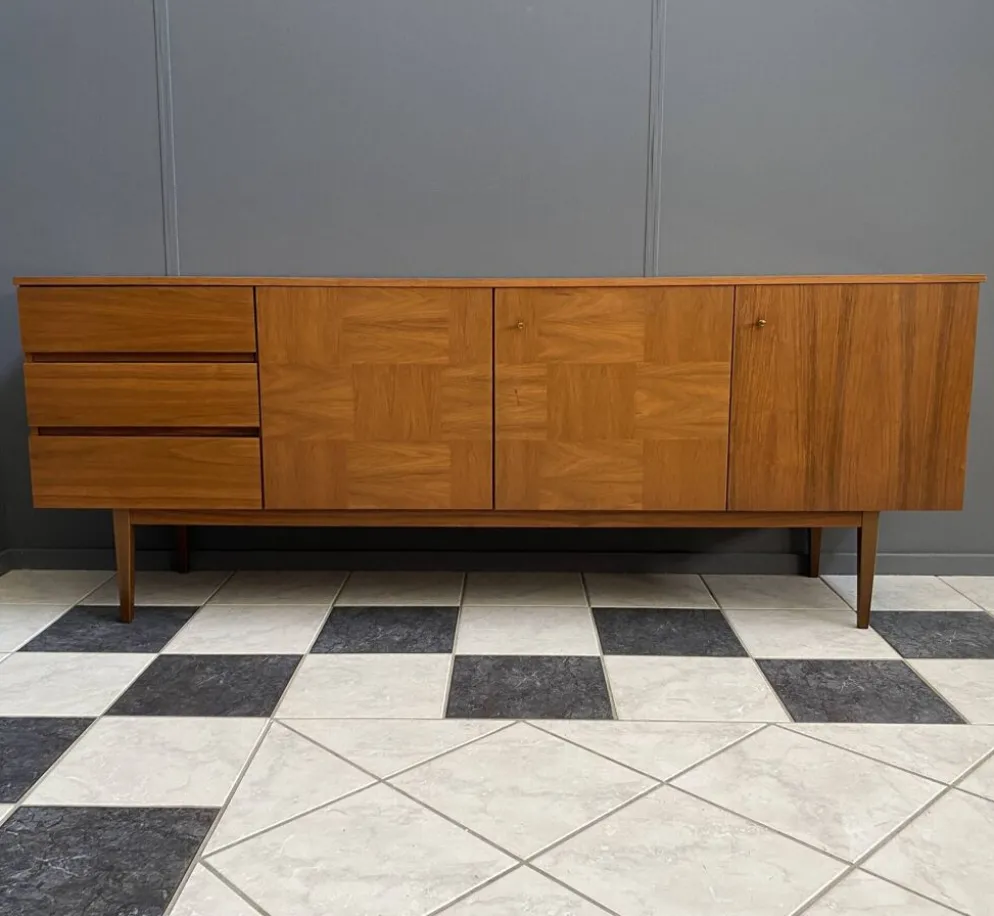 Grand buffet en palissandre des années 1960