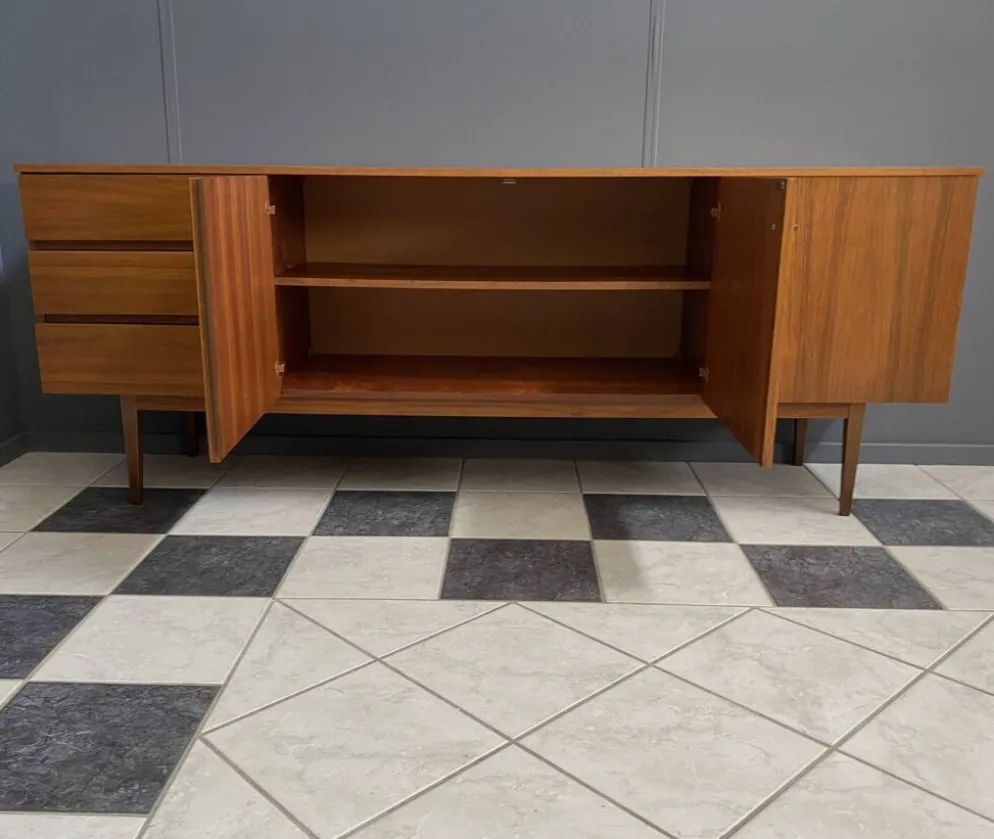 Grand buffet en palissandre des années 1960