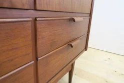 Grand buffet haut en teck, Danemark 1960