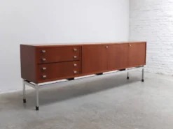Grand buffet moderniste par Werner Wölfers pour V-Form, années 1960.