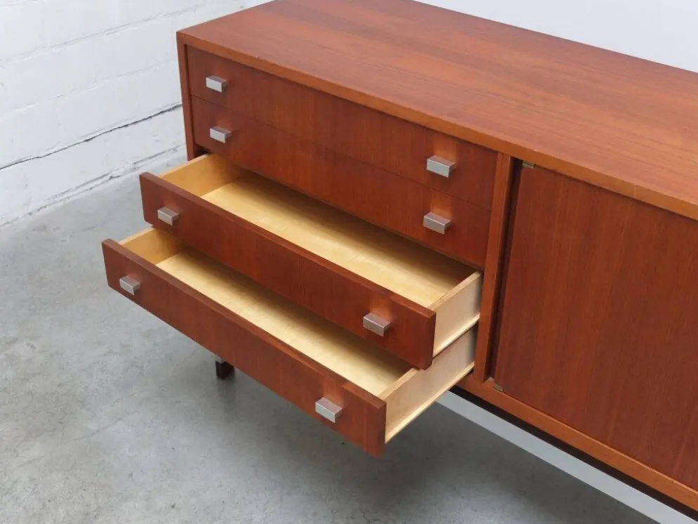 Grand buffet moderniste par Werner Wölfers pour V-Form, années 1960.