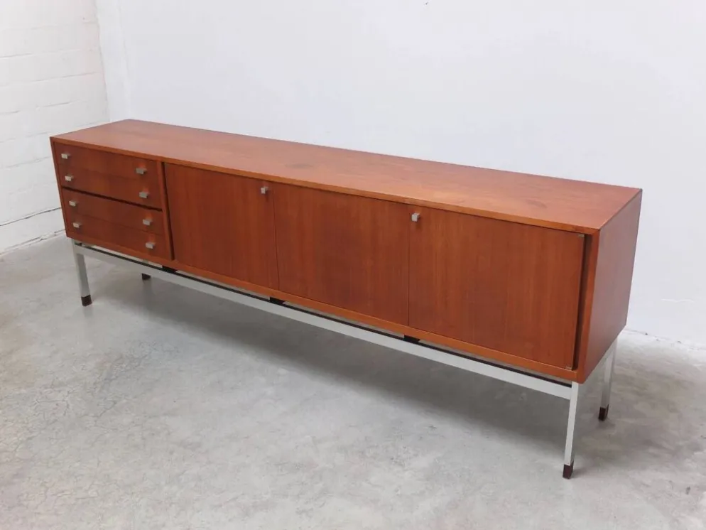 Grand buffet moderniste par Werner Wölfers pour V-Form, années 1960.