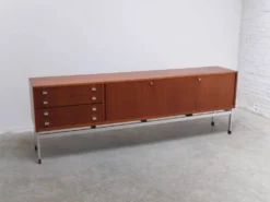 Grand buffet moderniste par Werner Wölfers pour V-Form, années 1960.