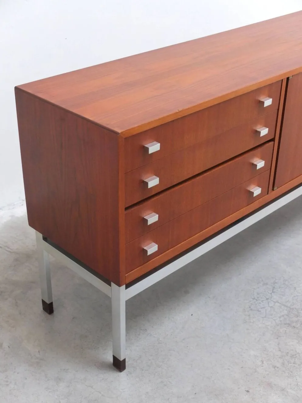 Grand buffet moderniste par Werner Wölfers pour V-Form, années 1960.