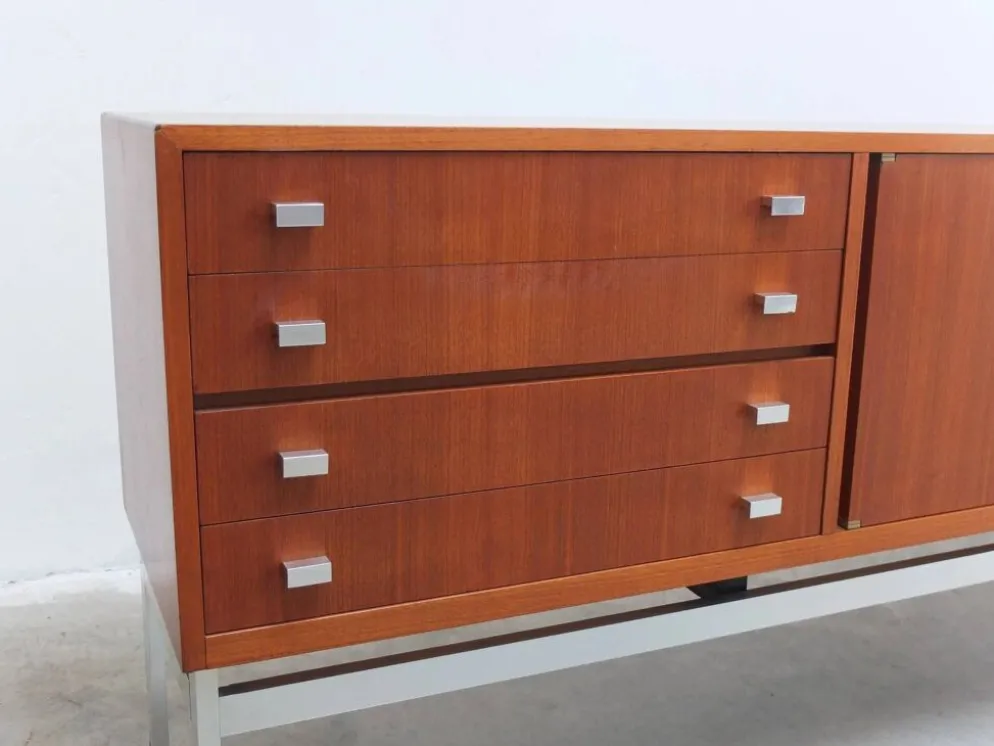 Grand buffet moderniste par Werner Wölfers pour V-Form, années 1960.