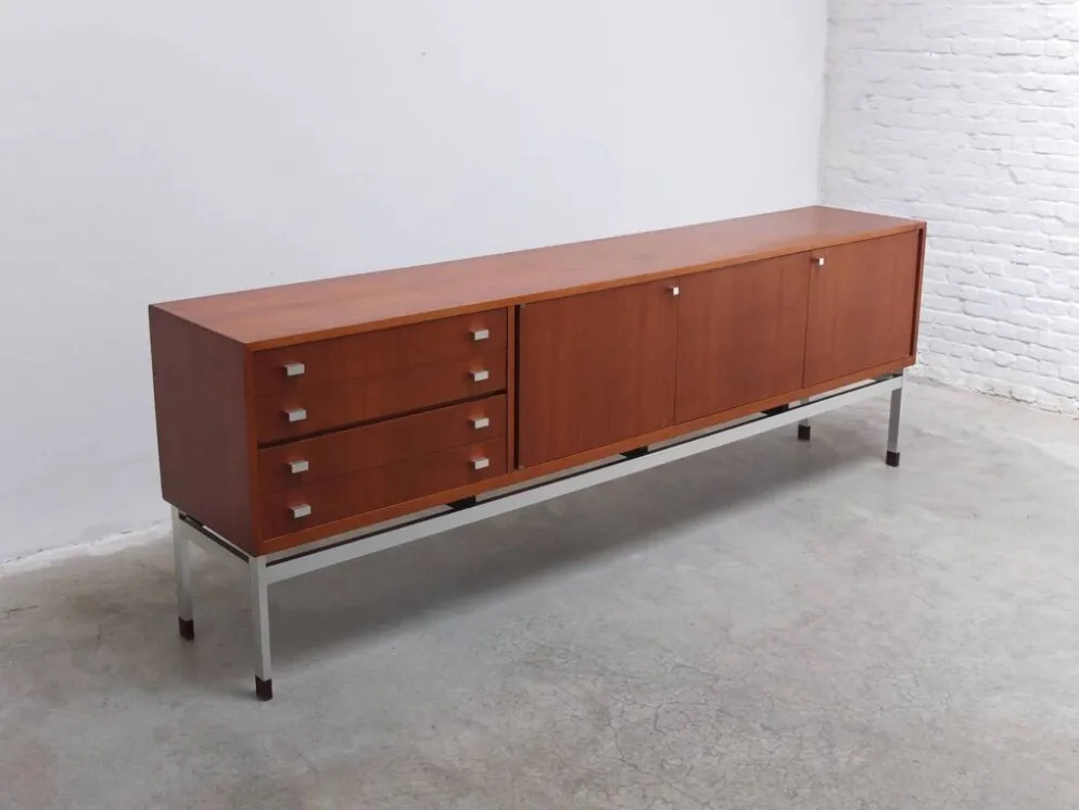 Grand buffet moderniste par Werner Wölfers pour V-Form, années 1960.