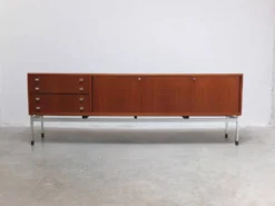 Grand buffet moderniste par Werner Wölfers pour V-Form, années 1960.