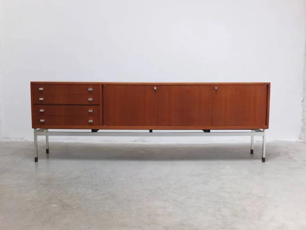 Grand buffet moderniste par Werner Wölfers pour V-Form, années 1960.