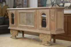 Grand buffet 4 portes en chêne cérusé, miroir églomisé et cuir 1950’s