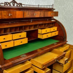 Grand bureau cylindre Louis-Philippe en acajou et érable - 1840-1860