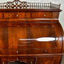 Grand bureau cylindre Louis-Philippe en acajou et érable - 1840-1860