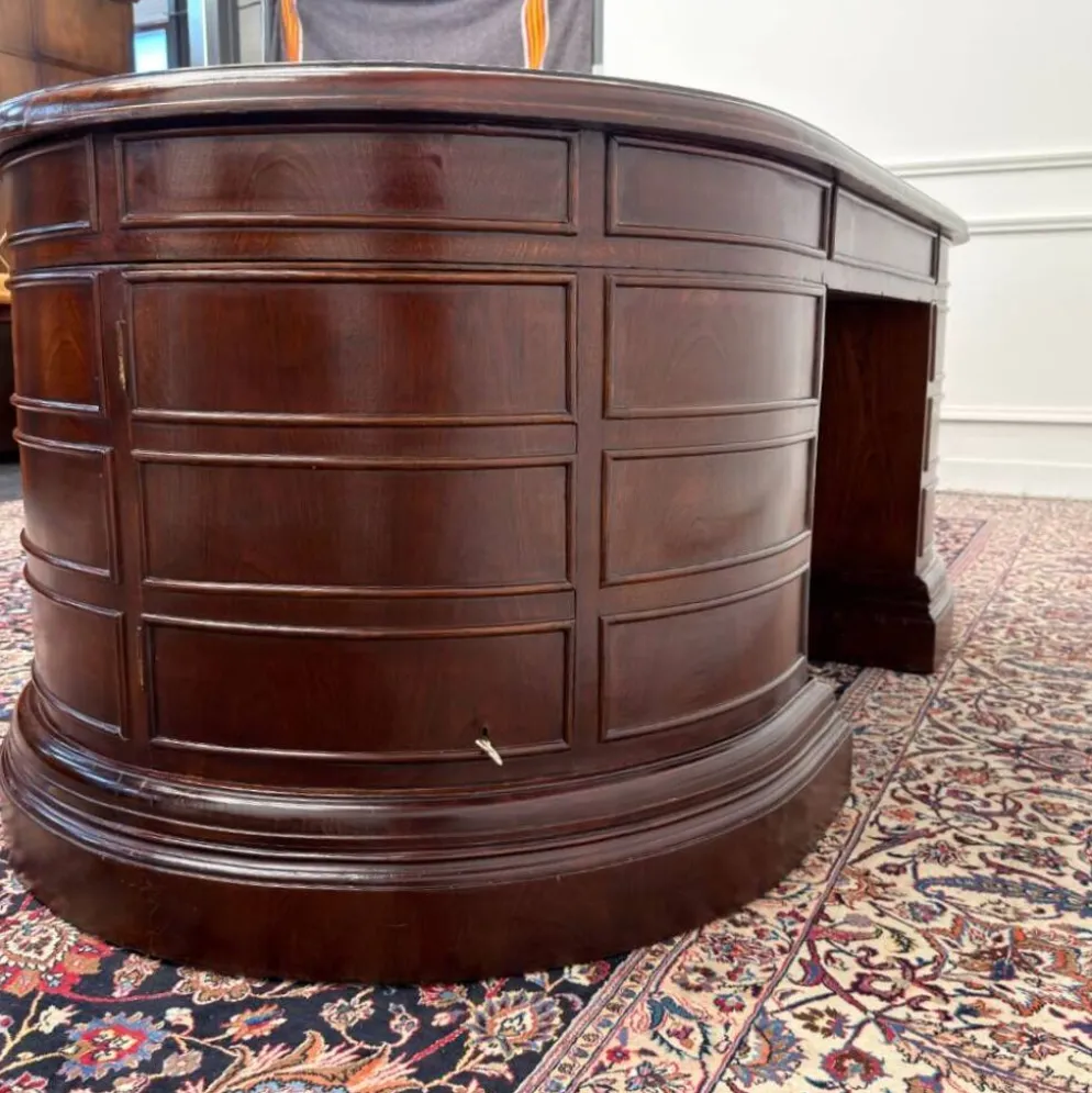 Grand bureau ovale anglais classique