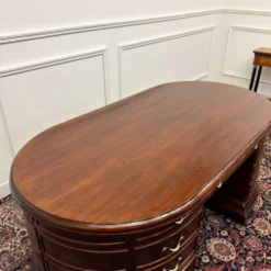 Grand bureau ovale anglais classique