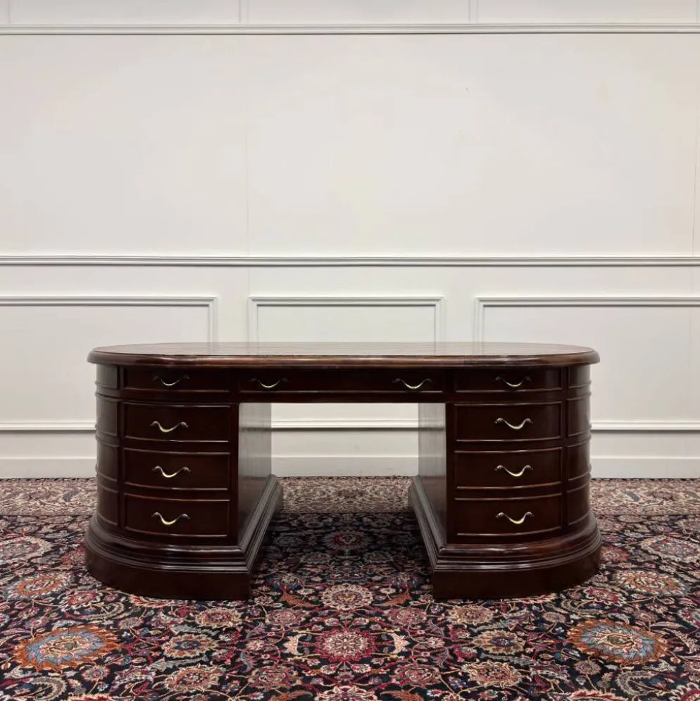 Grand bureau ovale anglais classique