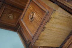 Grand cabinet d'apothicaire d'angle allemand antique en pin pitché / Vitrine vers les années 1900