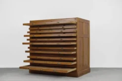 Grand classeur industriel vintage en chêne avec plusieurs tiroirs, années 1930