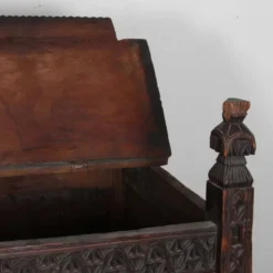 Grand coffre afghan, travail du début du XXe siècle