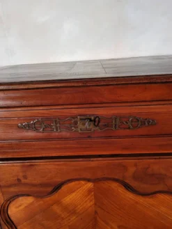 Grand confiturier style Louis XV en merisier