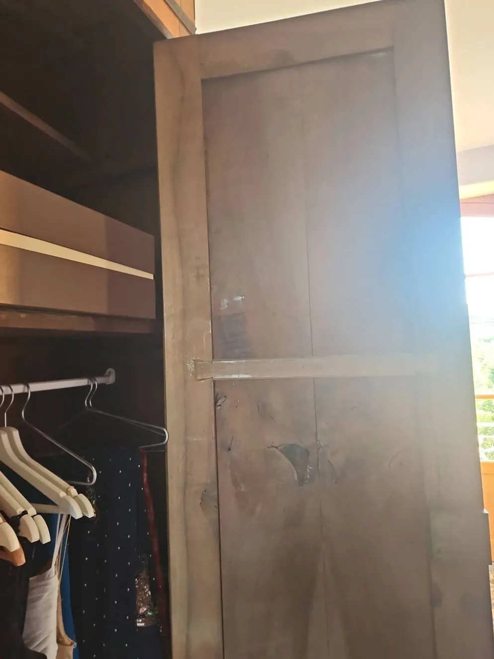 Grande armoire ancienne en noyer – fin XIXᵉ siècle – patine d’origine