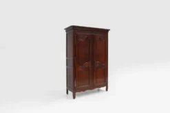 Grande armoire de mariage en bois sculpté Louis XVI, vers 1850