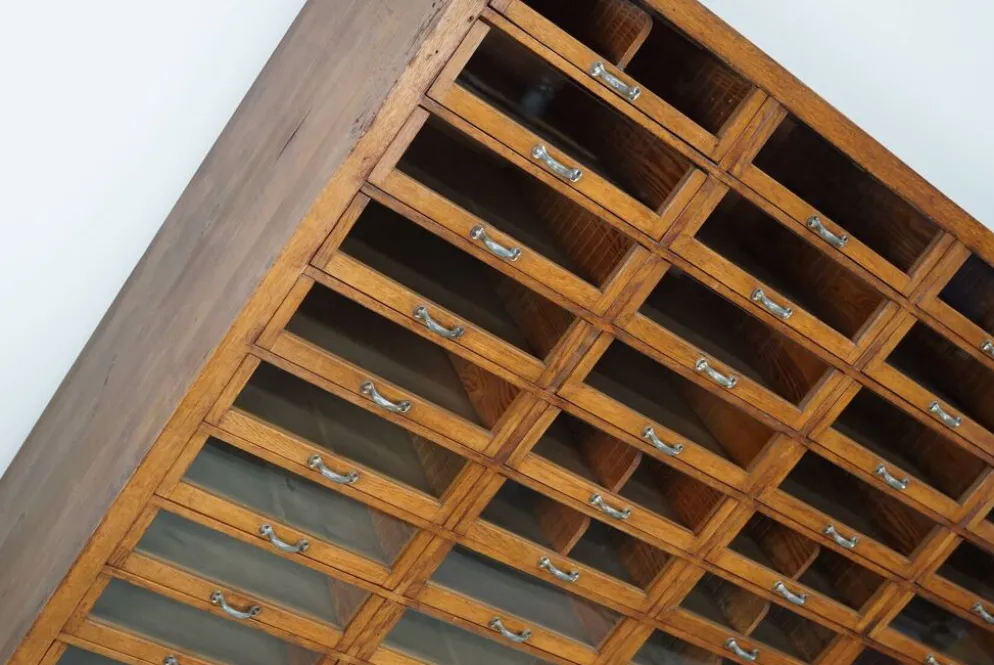 Grande armoire de mercerie allemande vintage en chêne, années 1940