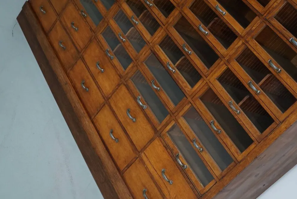 Grande armoire de mercerie allemande vintage en chêne, années 1940