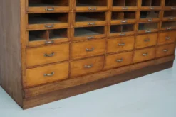 Grande armoire de mercerie allemande vintage en chêne, années 1940