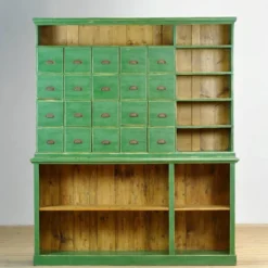Grande armoire en pin, vers 1930
