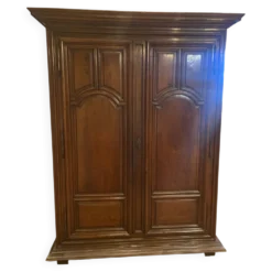 Grande armoire lingère de style Louis XIV en bois massif – XIXe siècle