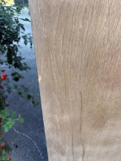 Grande armoire multifonctionnelle en bois – charme de l’ancien