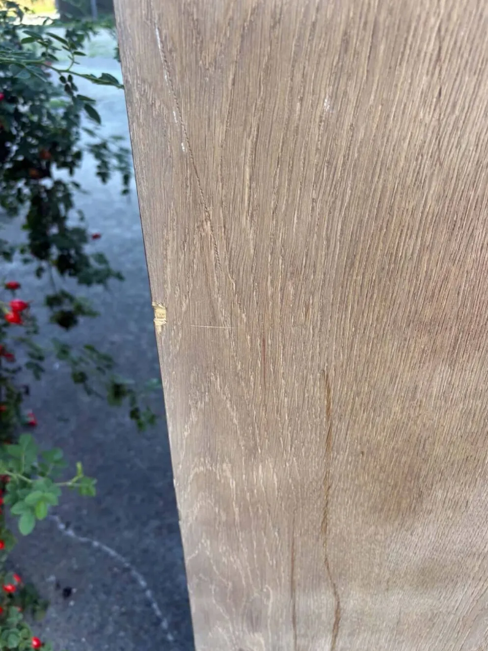 Grande armoire multifonctionnelle en bois – charme de l’ancien