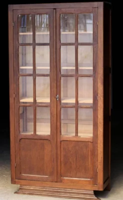 Grande armoire parisienne Art Deco, patine d'origine.