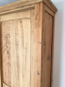 Grande Armoire parisienne - Portes coulissantes