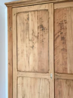 Grande Armoire parisienne - Portes coulissantes