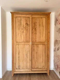 Grande Armoire parisienne - Portes coulissantes