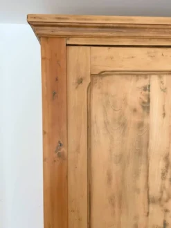 Grande Armoire parisienne - Portes coulissantes