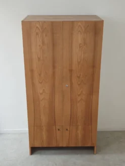 Grande armoire penderie en bois Drevotex 1970