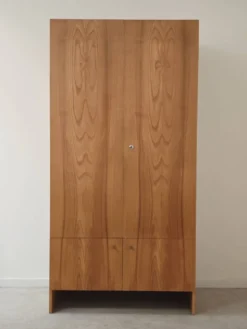 Grande armoire penderie en bois Drevotex 1970